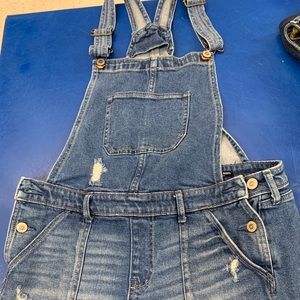 Hollister overall shorts!